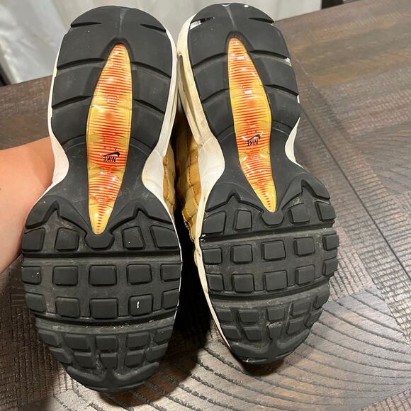 Nike Air Max 95 Metallic Gold women 7 - Picture 4 of 11